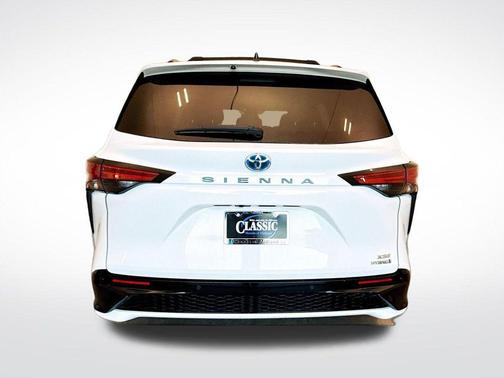 2023 Toyota Sienna XSE 7 Passenger