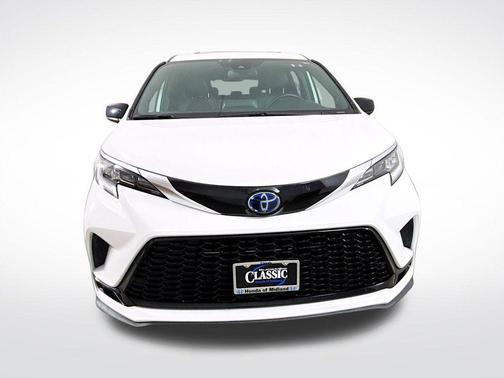 2023 Toyota Sienna XSE 7 Passenger