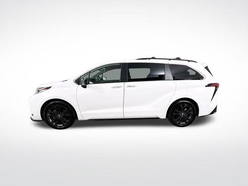 2023 Toyota Sienna XSE 7 Passenger