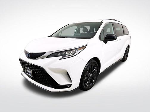 2023 Toyota Sienna XSE 7 Passenger