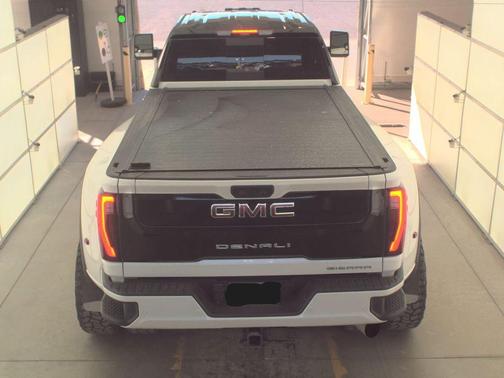 2025 GMC Sierra 3500 Denali