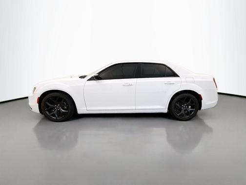 2023 Chrysler 300 Touring