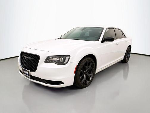 2023 Chrysler 300 Touring