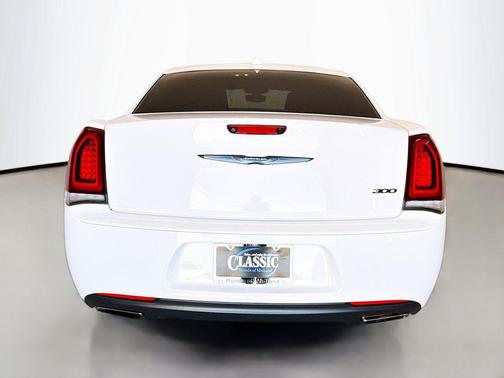 2023 Chrysler 300 Touring