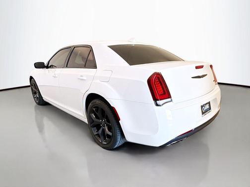 2023 Chrysler 300 Touring