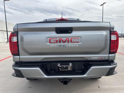 2024 GMC Canyon AT4