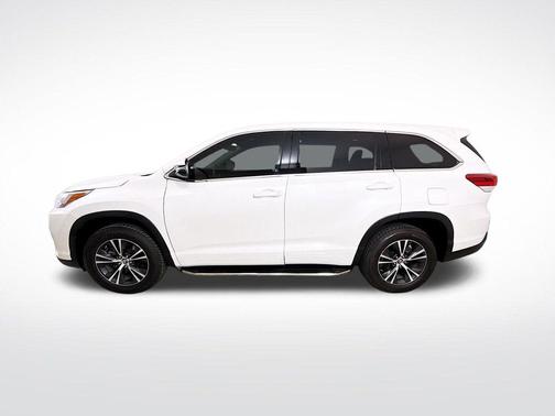 2017 Toyota Highlander LE