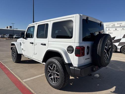 2025 Jeep Wrangler 4-Door Sahara 4x4
