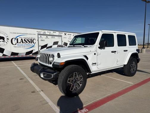 2025 Jeep Wrangler 4-Door Sahara 4x4