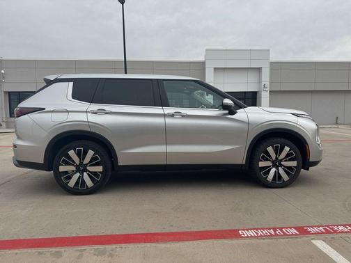 2025 Mitsubishi Outlander SE 2.5 2WD