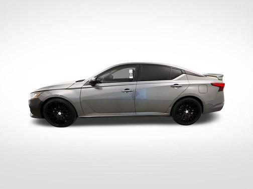 2021 Nissan Altima SR FWD