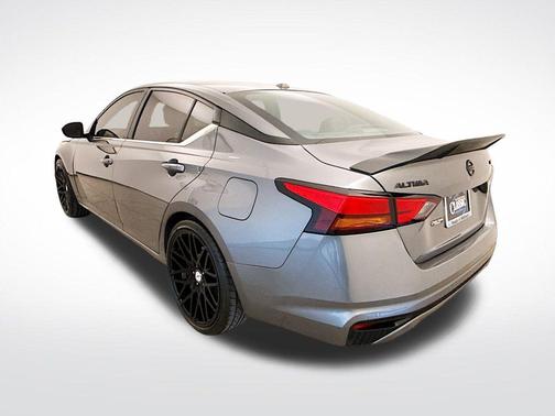 2021 Nissan Altima SR FWD