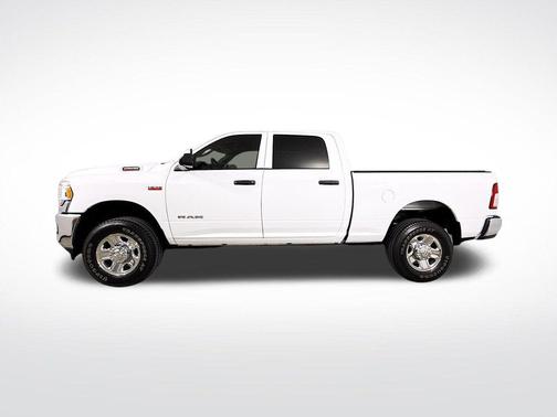 2022 RAM 2500 Tradesman Crew Cab 4x4 6'4' Box
