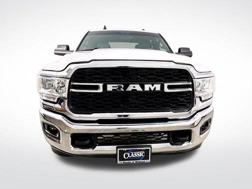 2022 RAM 2500 Tradesman Crew Cab 4x4 6'4' Box