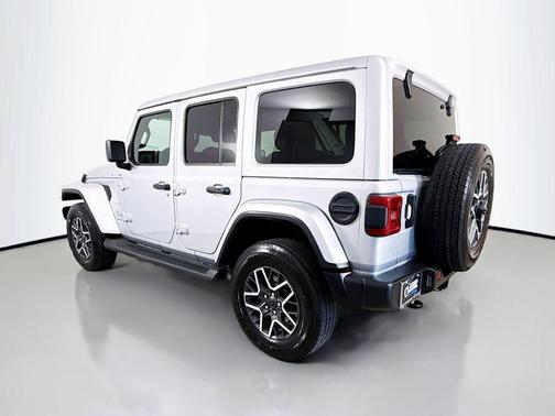 2024 Jeep Wrangler 4-Door Sahara 4x4