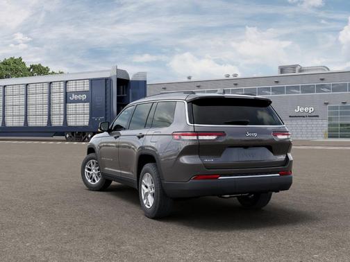 2026 Jeep Grand Cherokee Laredo