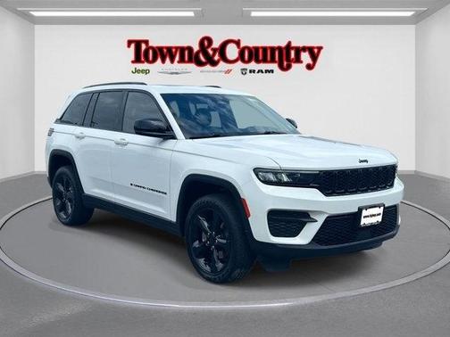 2023 Jeep Grand Cherokee Laredo