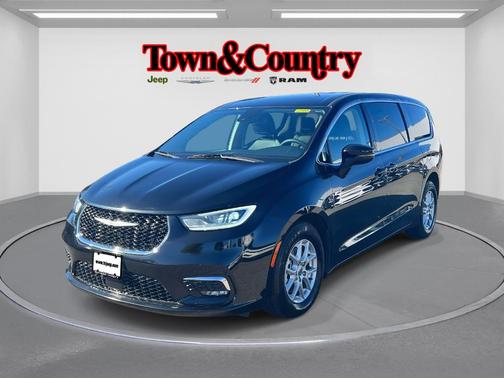 2023 Chrysler Pacifica Touring-L