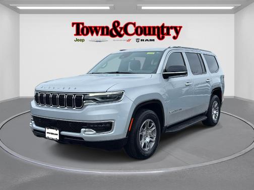 2023 Jeep Wagoneer Base