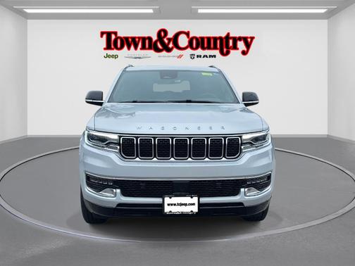 2023 Jeep Wagoneer Base