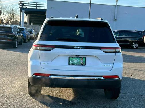 2023 Jeep Grand Cherokee Laredo