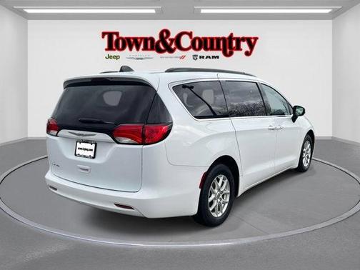 2021 Chrysler Voyager LXI