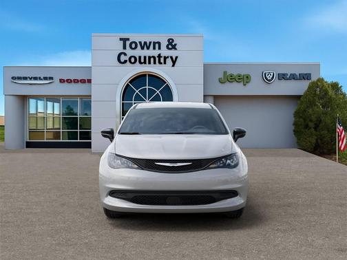 2026 Chrysler Voyager LX