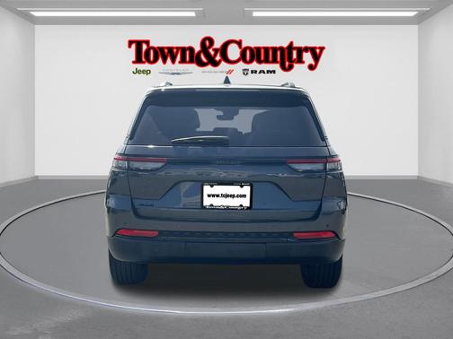 2023 Jeep Grand Cherokee Laredo