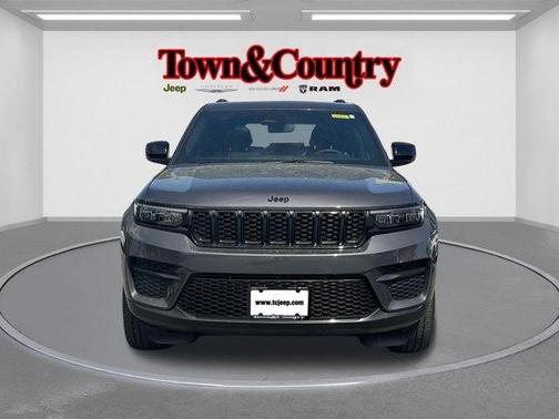 2023 Jeep Grand Cherokee Laredo