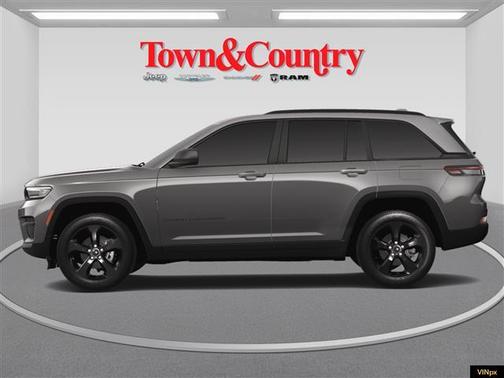 2025 Jeep Grand Cherokee Laredo