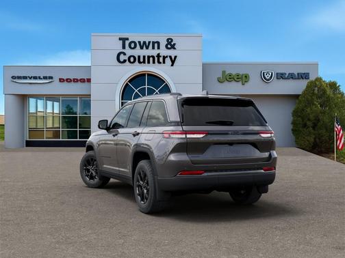 2026 Jeep Grand Cherokee Laredo