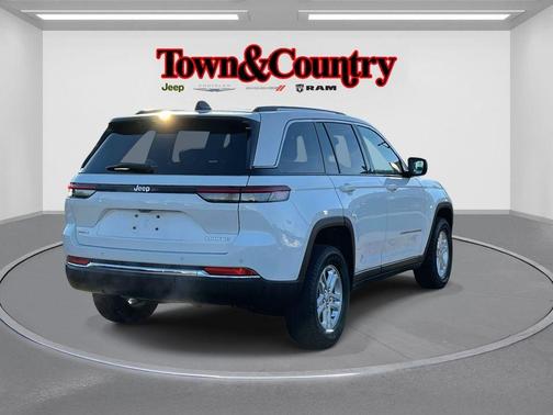 2023 Jeep Grand Cherokee Laredo