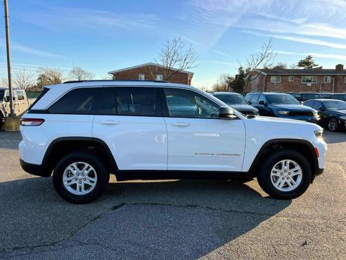 2023 Jeep Grand Cherokee Laredo