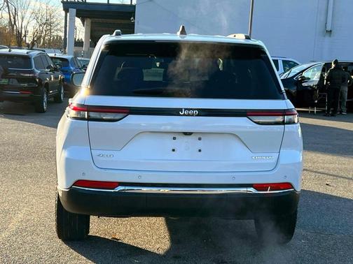 2023 Jeep Grand Cherokee Laredo