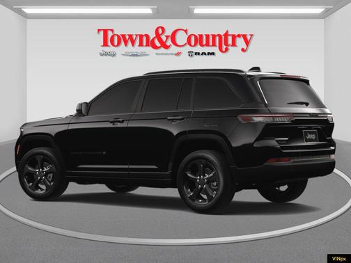 2025 Jeep Grand Cherokee Laredo