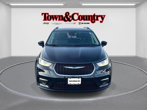 2022 Chrysler Pacifica Touring-L