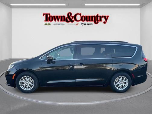 2022 Chrysler Pacifica Touring-L