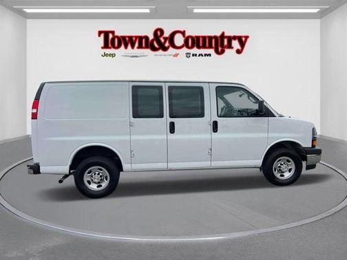 2022 Chevrolet Express 2500 Work Van