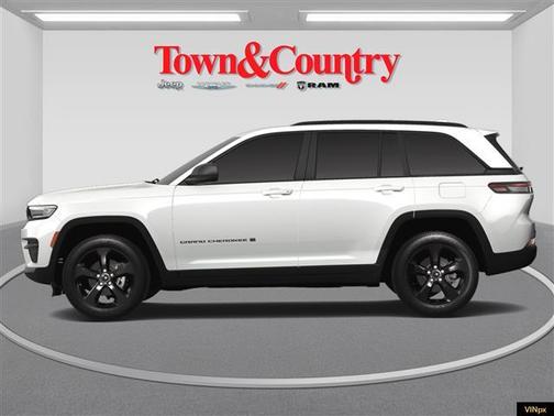 2025 Jeep Grand Cherokee Laredo