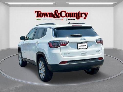 2022 Jeep Compass Latitude Lux