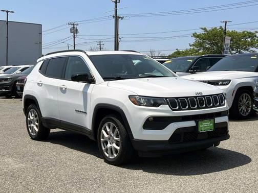 2022 Jeep Compass Latitude Lux