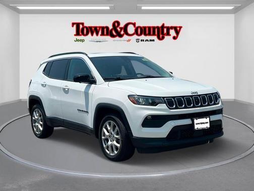 2022 Jeep Compass Latitude Lux