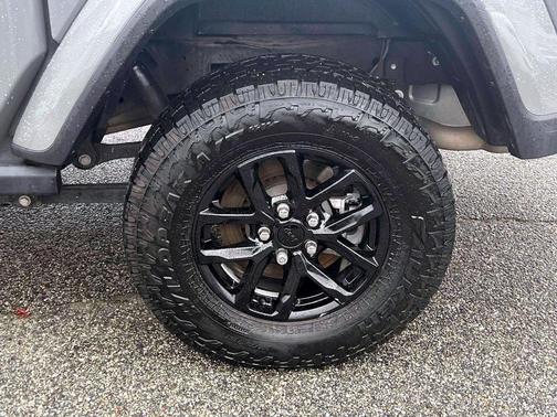 2022 Jeep Gladiator Sport