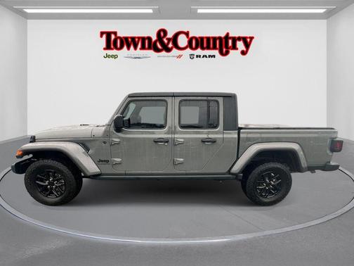 2022 Jeep Gladiator Sport