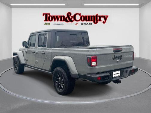 2022 Jeep Gladiator Sport