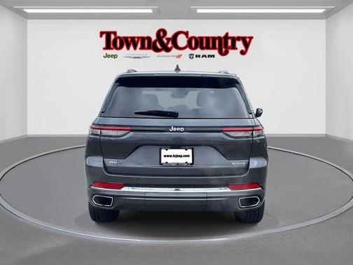 2022 Jeep Grand Cherokee 4xe Overland