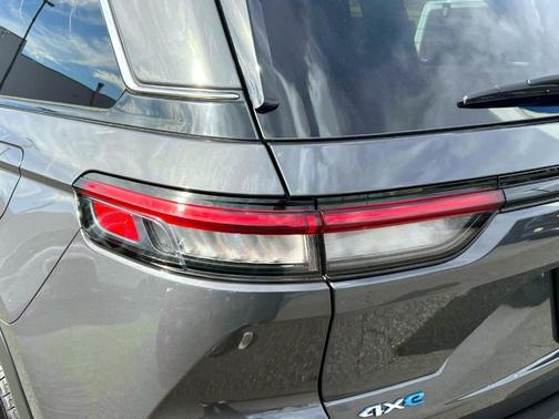 2022 Jeep Grand Cherokee 4xe Base