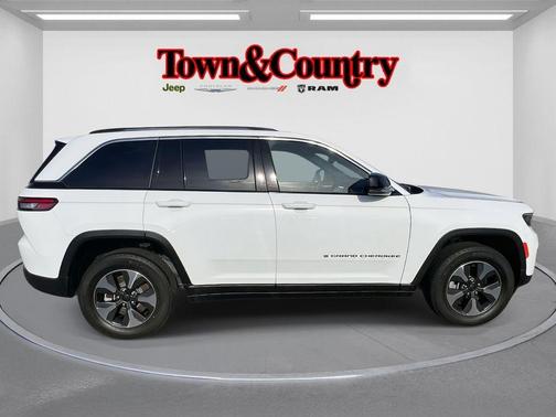2022 Jeep Grand Cherokee 4xe Base