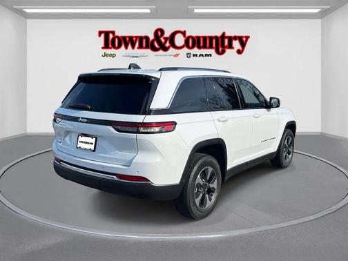 2022 Jeep Grand Cherokee 4xe Base