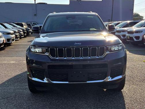 Metallic 2023 Jeep Grand Cherokee L Laredo